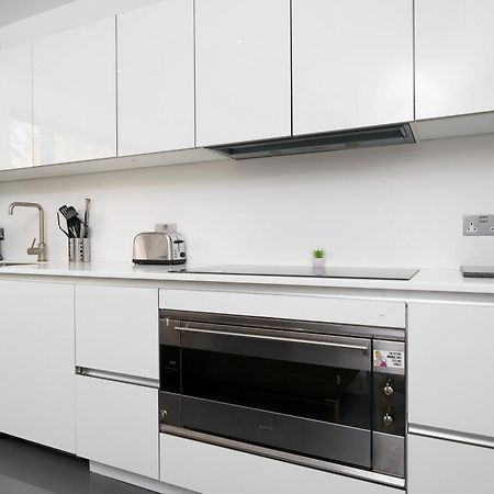 En-Suite Room In Zone 1 런던 외부 사진